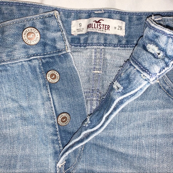 Hollister | Button Up Light Wash Denim Shorts - Picture 4 of 4